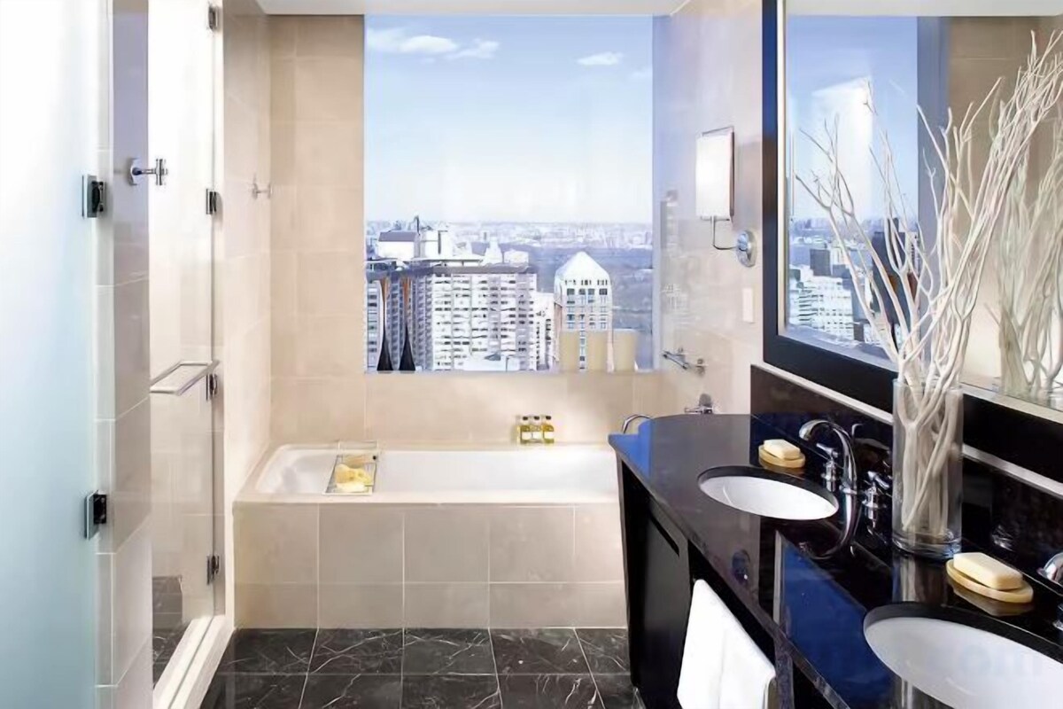 City View King Room