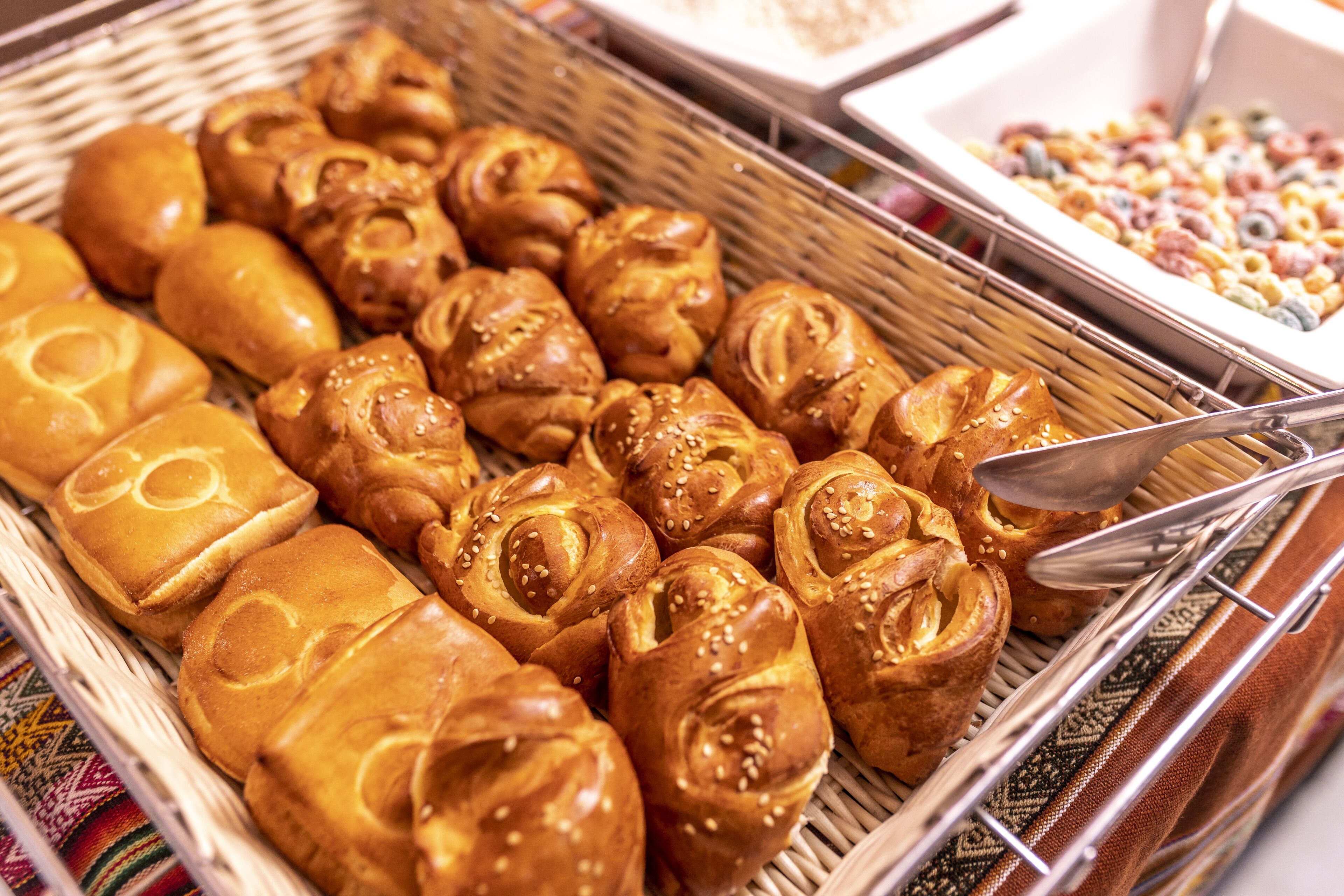 daily buffet breakfast (pen 6 per person)