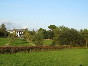 Property grounds - The Linhay Sleeps 2 (1 Bedroom) (bideford)