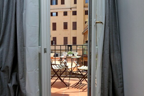 Delightful apartment in the heart of Rome, near the Pantheon and Piazza Navona