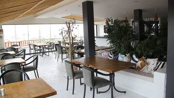 ูุทูุฑ ู
ุทูู ุญุณุจ ุงูุทูุจ ู
ุฌุงููุง ููู
ููุง