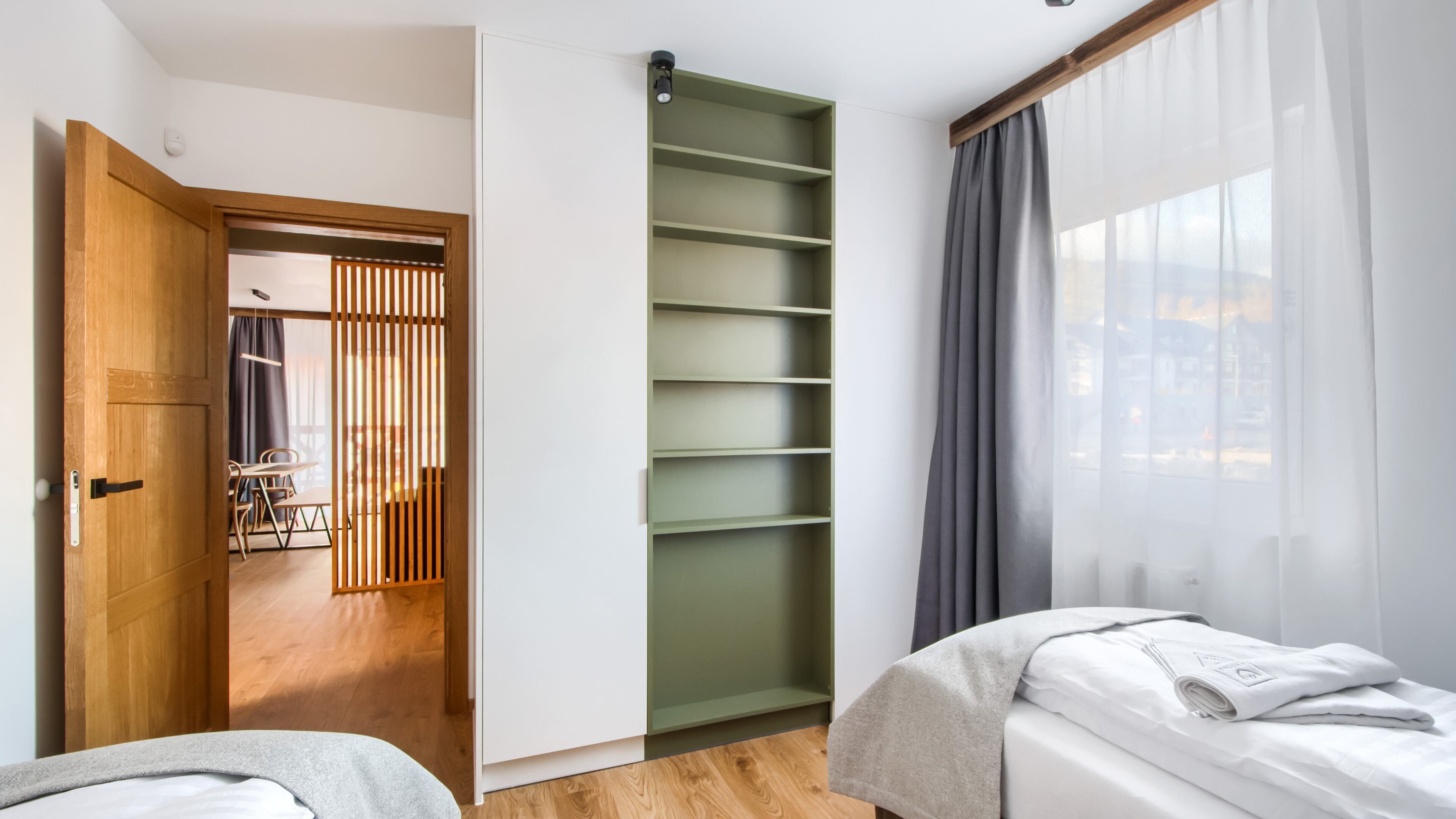 2 chambres, espace de travail pour ordinateur portable
