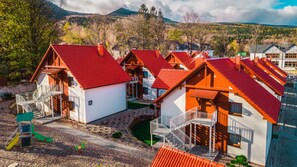 Front of property - Domki w Karpaczu SARNIA Sun & Snow - z Kominkami (Karpacz)