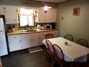 Dining - 3 Bedroom Cabin, newly renovated. (Boone)
