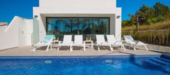 Villa CABALLITO DE MAR by Abahana Villas