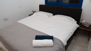 Standard Villa | 3 bedrooms, free WiFi, bed sheets - Villa Near the Beach (Paralimni)