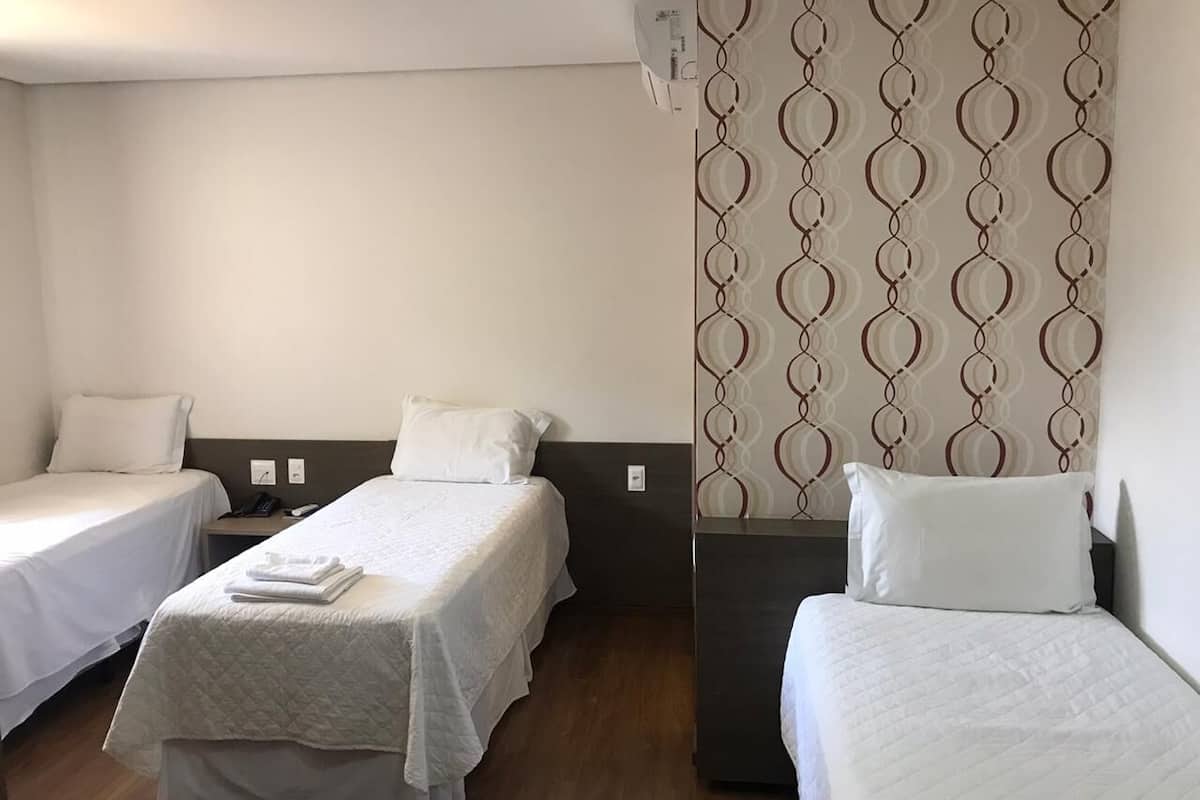 classic triple room | 1 bedroom, minibar, desk, free wifi