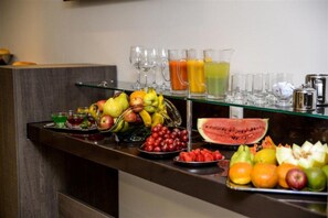 Free daily buffet breakfast - Grand Cafe Hotel (Manhuaçu)