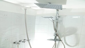 Towels, soap, shampoo, toilet paper