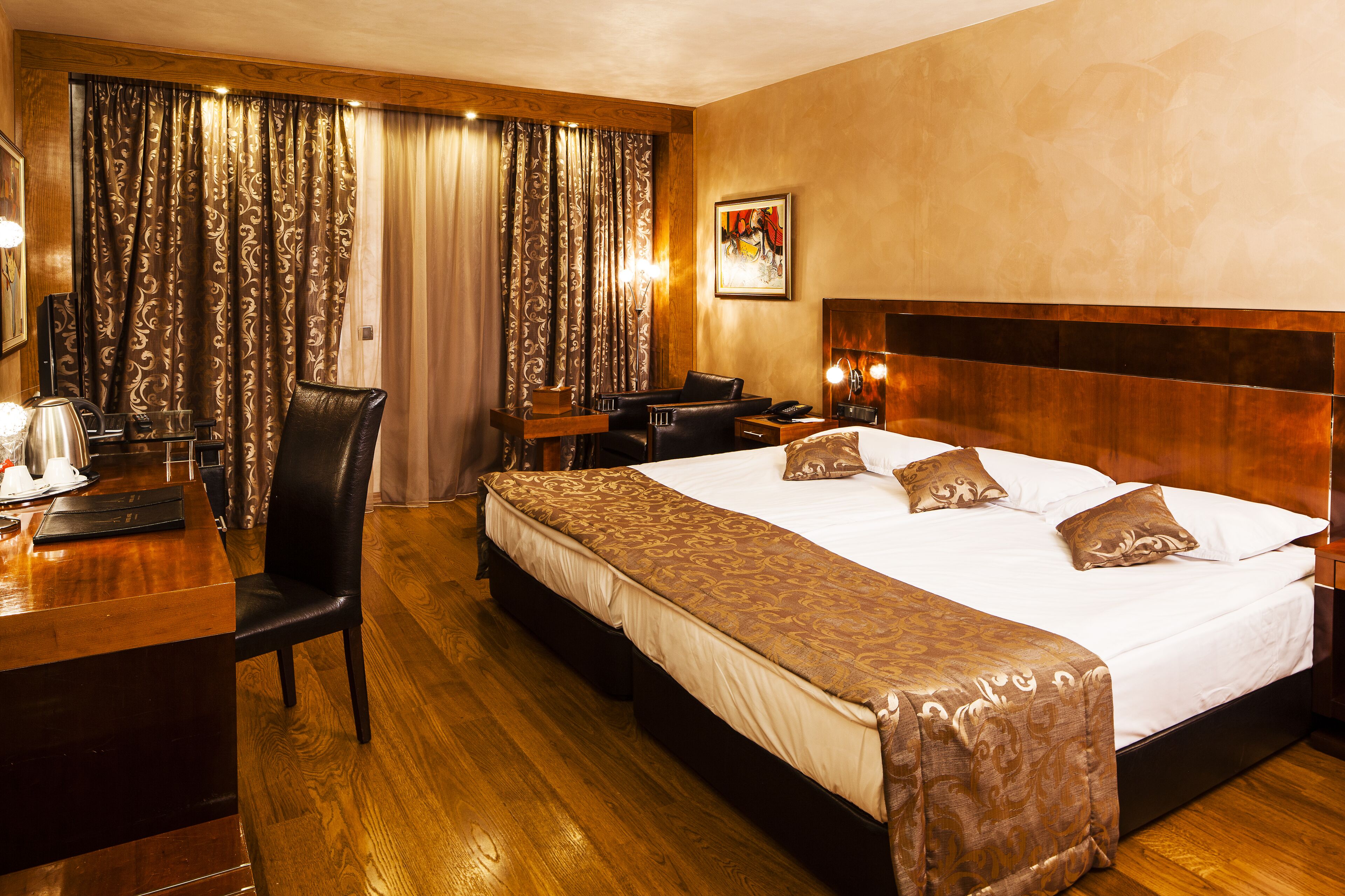 Ropa de cama hipoalergénica y minibar 