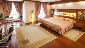 Executive Double Room Single Use | Hypo-allergenic bedding, minibar, in-room safe, desk