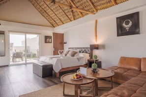 Panoramic Cabin, Lake View | Egyptian cotton sheets, premium bedding, in-room safe, blackout curtains - Nimue Marina Residence & Hotel Boutique (Ajijic)