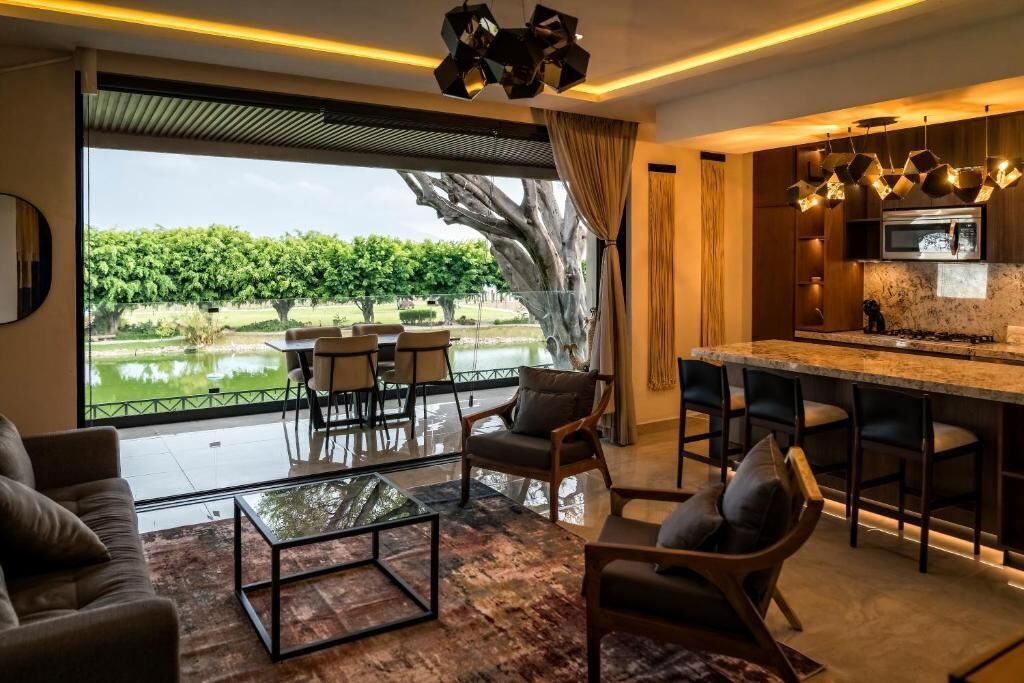 Deluxe Apartment, Lake View | Living area