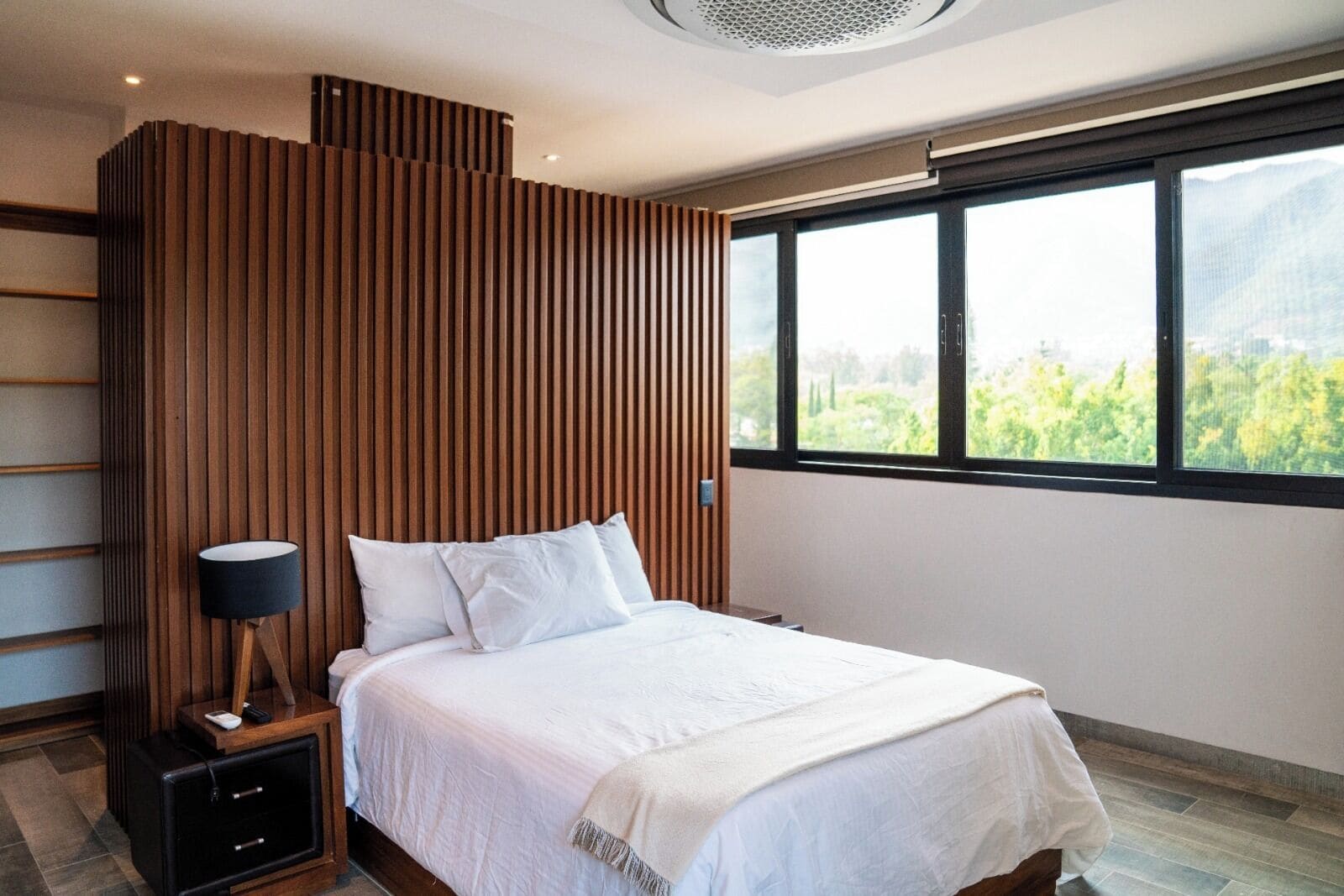 华丽公寓 | 埃及棉床单、高档床上用品、客房内保险箱、遮光窗帘