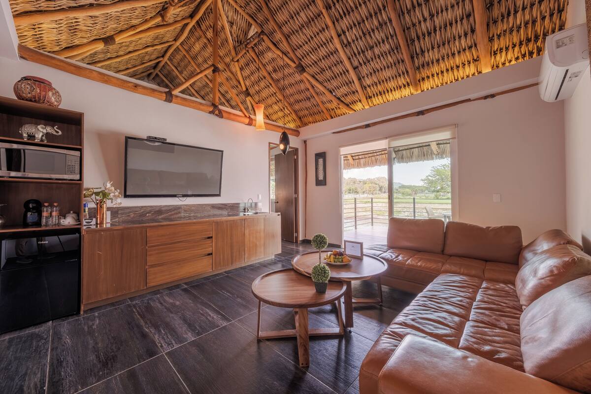 Panoramic Cabin, Lake View | In-room safe, blackout curtains, iron/ironing board, free WiFi