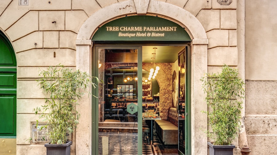 Tree Charme Parliament Boutique Hotel