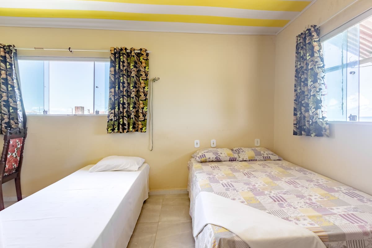 Triple Room, Multiple Beds | Free WiFi, bed sheets