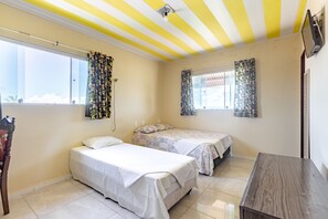 Trippelrum - flera sÀngar | Gratis wi-fi och sÀngklÀder