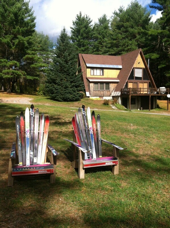 Property grounds - Chalet on Private Alderbrook Lake (Bolton)