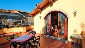 Traditional Apartment, 1 Bedroom | Terrace/patio