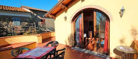 Traditional Apartment, 1 Bedroom | Teres/patio