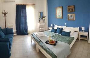 Large Studio (2 Adults) - Maistrali Studios (Skiathos)