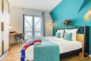 Individuelt dekorert, skrivebord og skrivebord for bærbar PC