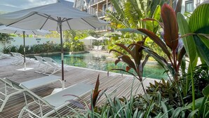 Ảnh chưa phân loại, 3 trong số 65 ảnh, nút
