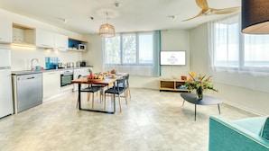 Ảnh chưa phân loại, 5 trong số 65 ảnh, nút
