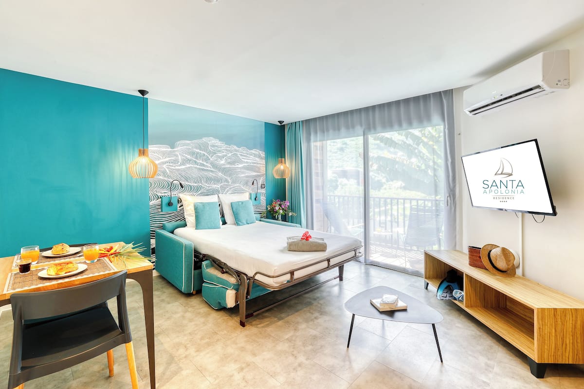 1 chambre, décoration personnalisée, bureau