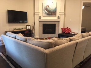 Smart TV, fireplace, DVD player
