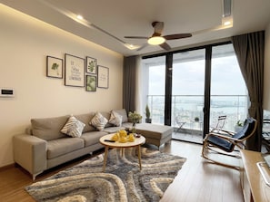 Decoración personalizada, muebles diferentes y escritorio