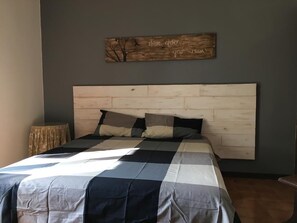 Triple Room, Shared Bathroom (4) | Free WiFi - Casa Bellodi Novi di Modena (Novi di Modena)