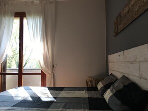 Double or Twin Room, Shared Bathroom (2) | Free WiFi - Casa Bellodi Novi di Modena (Novi di Modena)