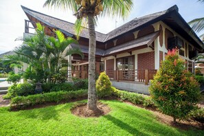 Exterior - ☀Sunset☀ Beachfront Dreamvilla Lovina with pool (Lovina)