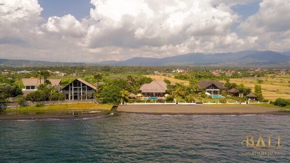 Exterior - ☀Sunset☀ Beachfront Dreamvilla Lovina with pool (Lovina)