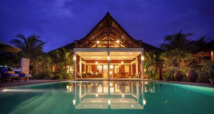 ☀Sunset☀ Beachfront Dreamvilla Lovina with pool
