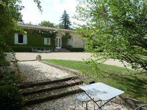 Property grounds - Domaine de l'Espelette (Haux)