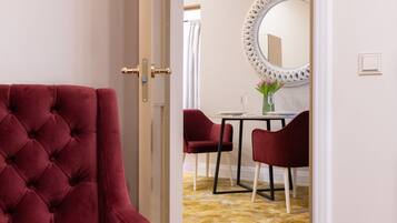 Premium bedding, in-room safe, blackout curtains, soundproofing