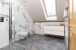 Leilighet, badstue | Dusj på badet