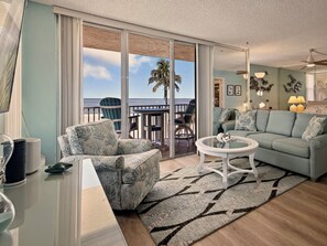 Smart TV, streaming services - Gulf Front Condo completely remodeled ,100 steps to the beach. (Fort Myers Beach)