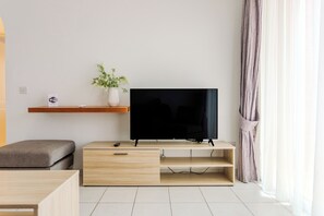 Basic Apartment | Television - Resitour - Limnaria Gardens (Paphos)