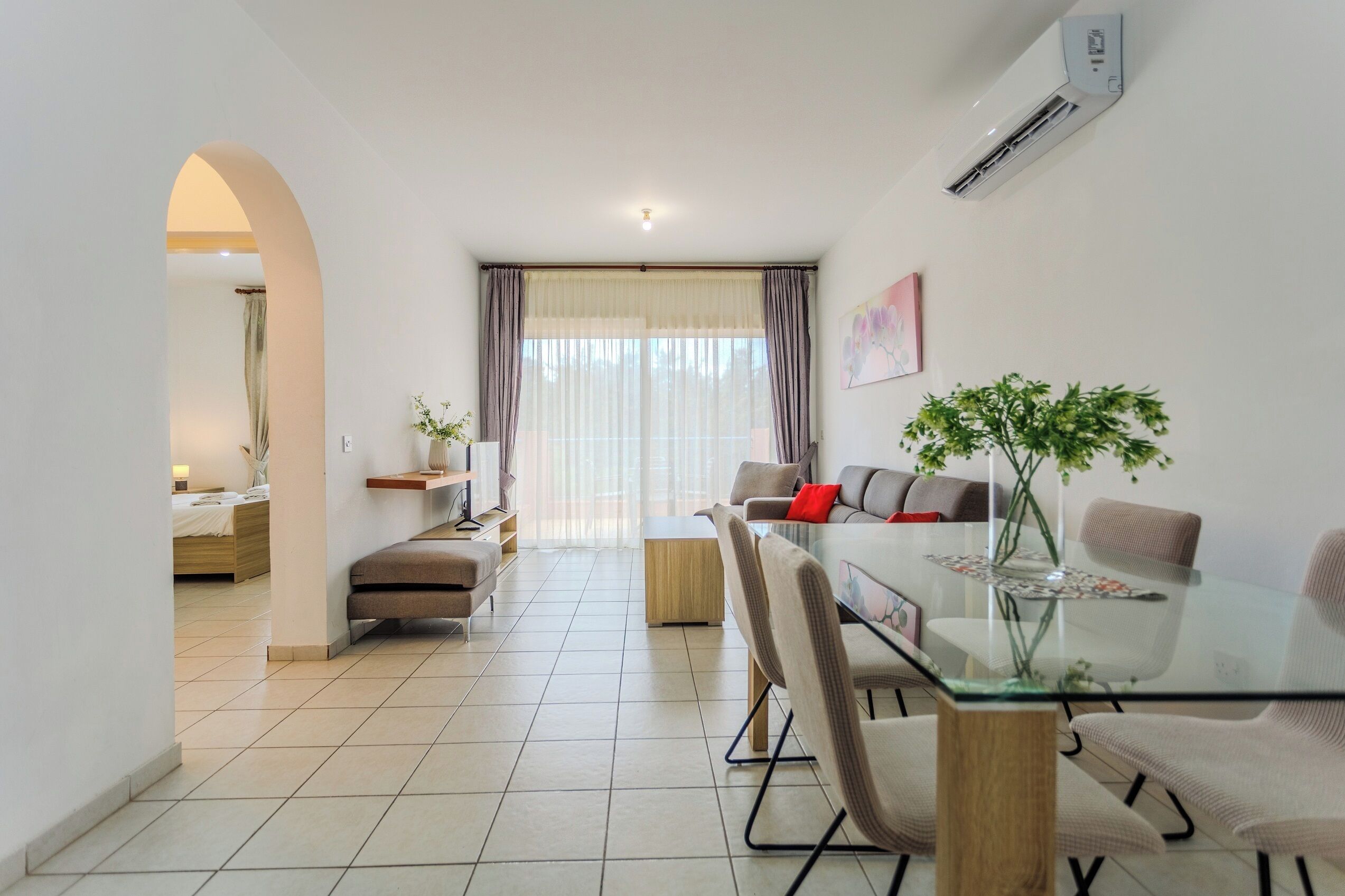 Basic Apartment | Living area | Flat-screen TV