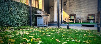 Minutes to Downtown! *King Bed* Off-Street Parking
