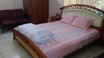 Maison Ălite | 1 chambre, bureau, espace de travail pour ordinateur portable