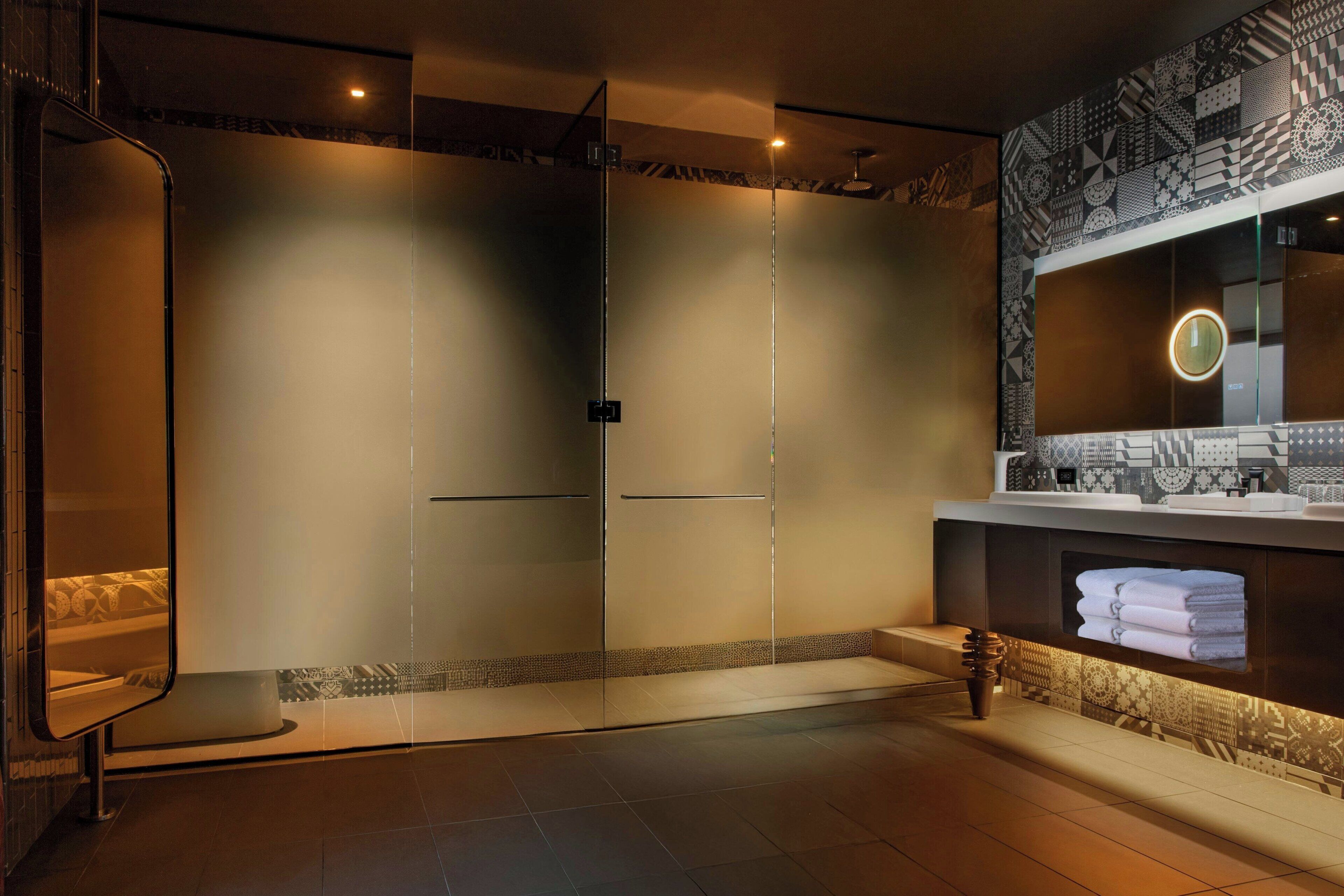 suite, 1 bedroom | 1 bedroom, premium bedding, pillow-top beds, minibar