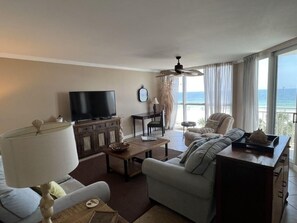 TV, books - Cozy Gulf Front Condo in the West Building! (Pensacola)