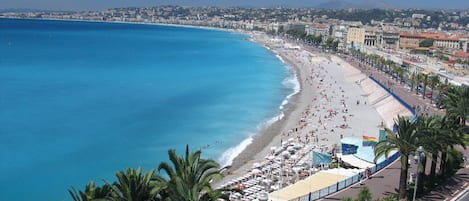 Beach nearby, sun loungers