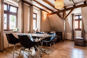 Apartment, 1 Bedroom (6) | Living area | 32-inch flat-screen TV with digital channels, TV, toys
