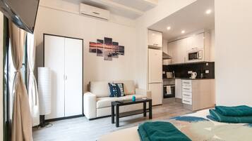 Appartement, 1 slaapkamer (31) | Woonkamer | Een flatscreentelevisie